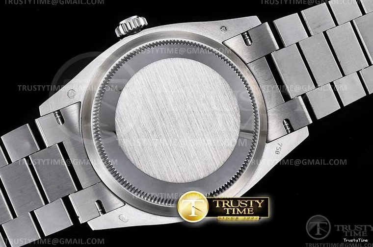 1022 ModernLook RDD0224B – DayDate 36mm 747